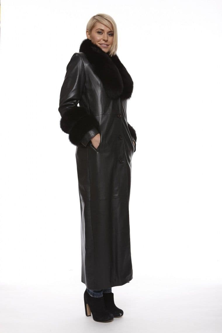 Women Leather Coat in Black:DR