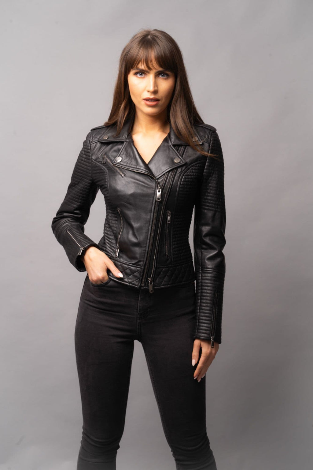 WOMEN'S BLACK LEATHER JACKET