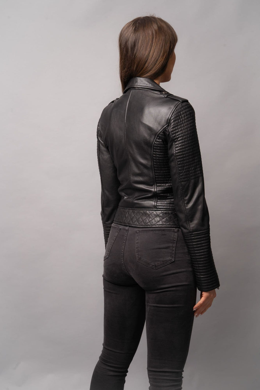 WOMEN'S BLACK LEATHER JACKET